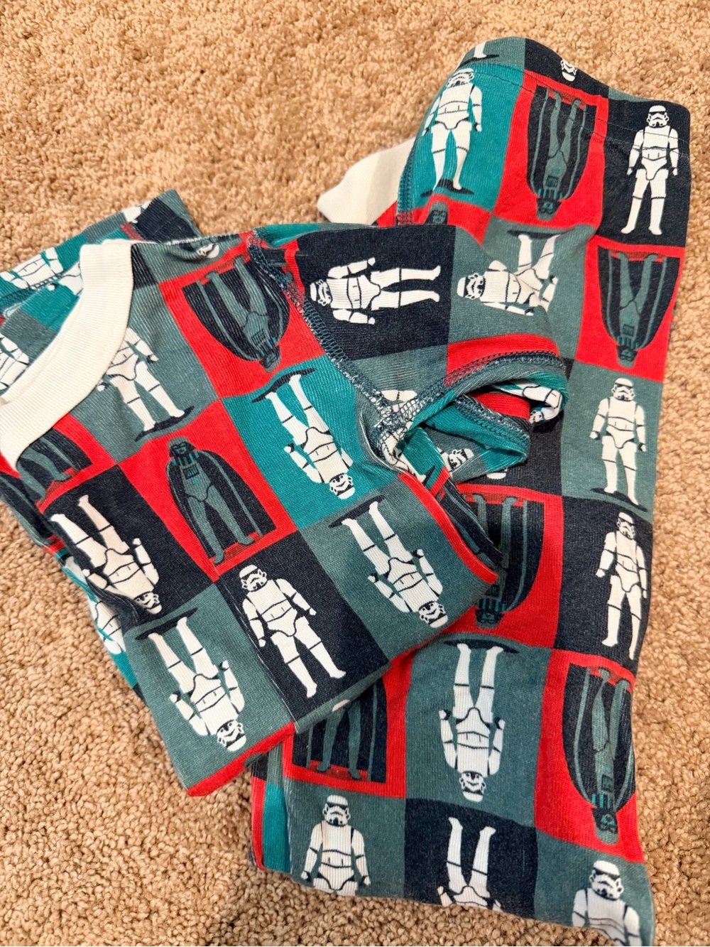 Hanna Andersson Starwars holiday prints PJ